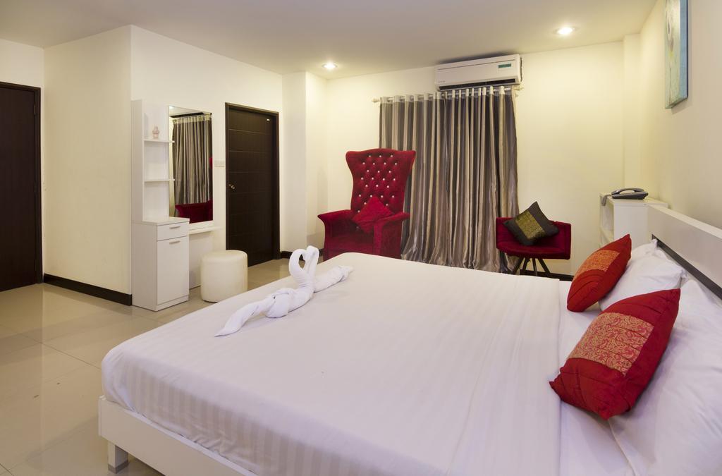 Royal Q & D Suites Pattaya Bagian luar foto