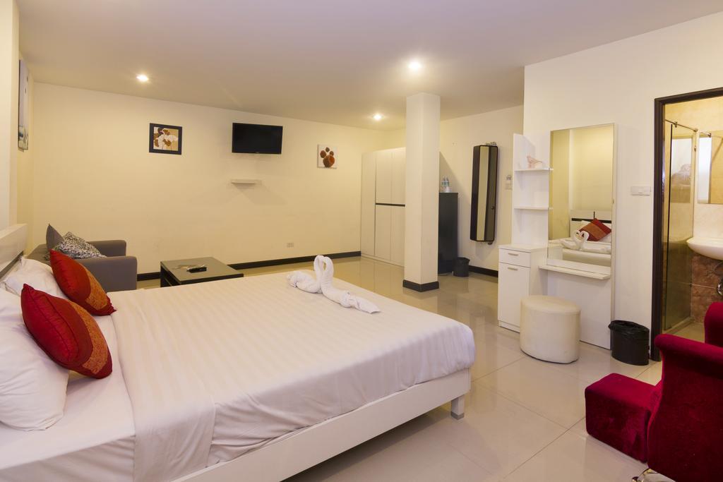 Royal Q & D Suites Pattaya Bagian luar foto