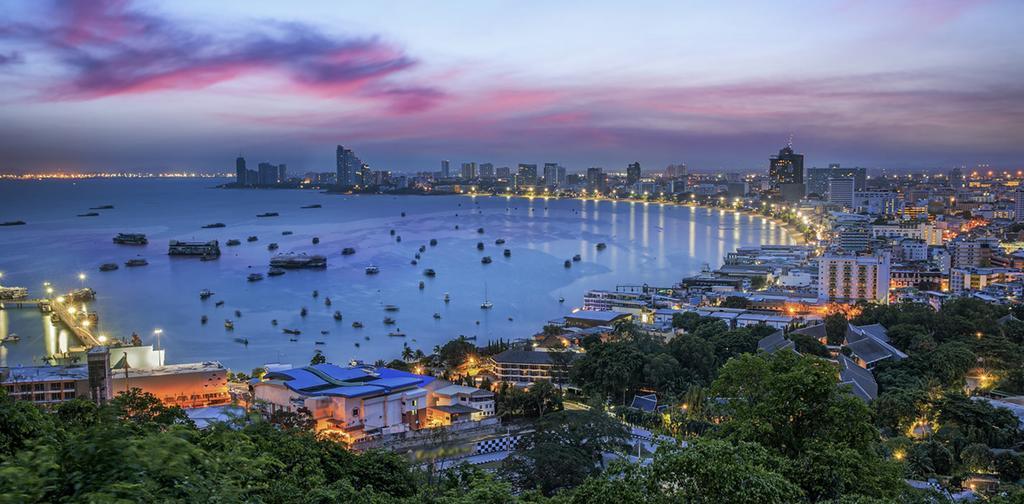 Royal Q & D Suites Pattaya Bagian luar foto