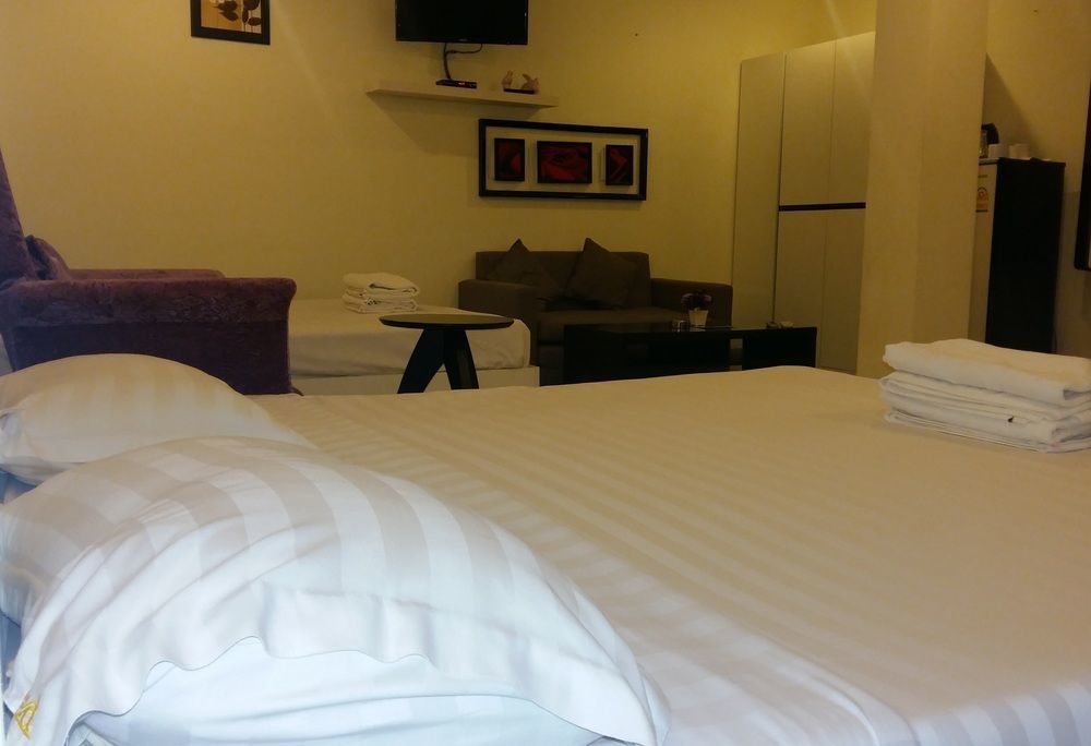 Royal Q & D Suites Pattaya Bagian luar foto
