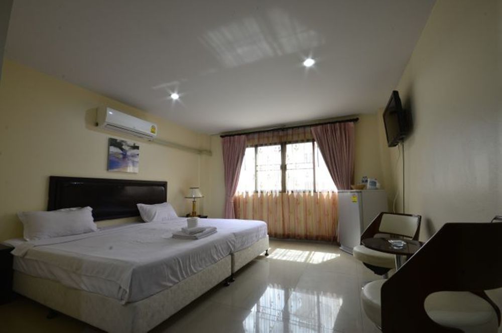 Royal Q & D Suites Pattaya Bagian luar foto