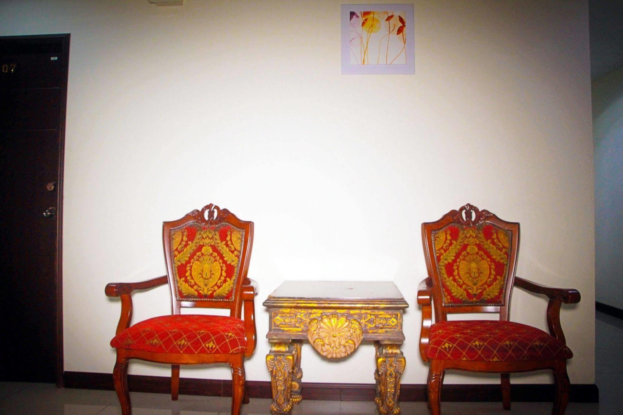 Royal Q & D Suites Pattaya Bagian luar foto