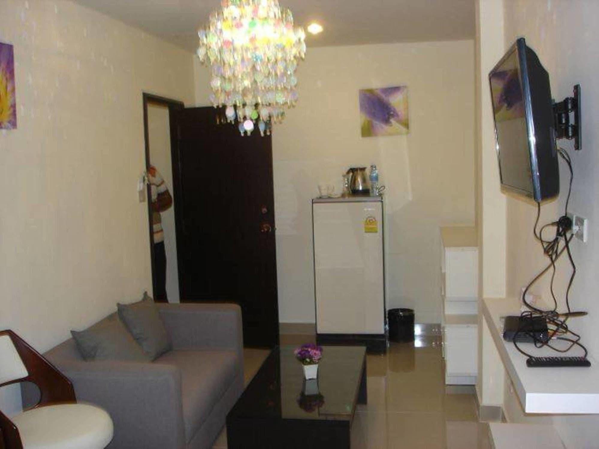 Royal Q & D Suites Pattaya Bagian luar foto