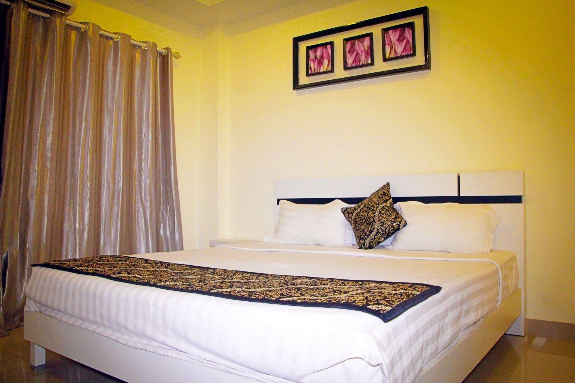 Royal Q & D Suites Pattaya Bagian luar foto